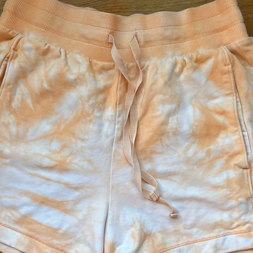 ALL IN MOTION Tie-Dye  High Waisted Shorts Size Small - Picture 5 of 11